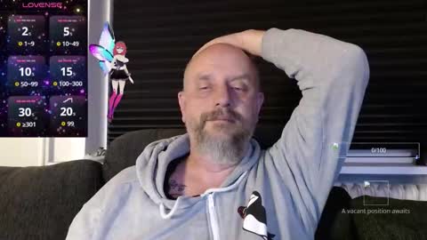 Snapshot of hardmrlazy chatting on 11.07.25 MrLazy online show from 11.07.25