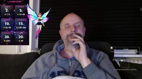 Snapshot of hardmrlazy chatting on 11.20.25 MrLazy online show from 11.20.25