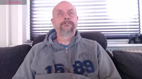 Snapshot of hardmrlazy chatting on 11.22.25 MrLazy online show from 11.22.25