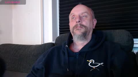 Snapshot of hardmrlazy chatting on 11.29.25 MrLazy online show from 11.29.25