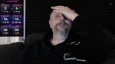 Snapshot of hardmrlazy chatting on 12.04.25 MrLazy online show from 12.04.25