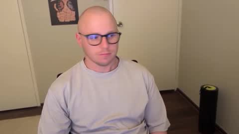 Stand Lee online show from 10.03.25