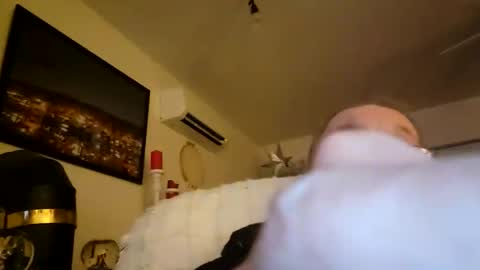 Snapshot of hardwood2222 chatting on 12.17.25 Jim online show from 12.17.25