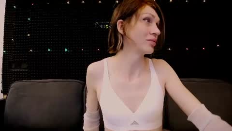 Snapshot of hardy_green chatting on 06.18.26 Miss Hardy online show from 06.18.26