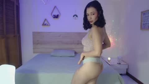 Snapshot of harknite chatting on 09.28.25 harknite online show from 09.28.25