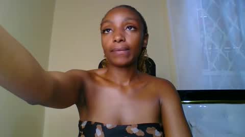 Snapshot of harmlessbitch chatting on 11.08.25 harmlessbitch online show from 11.08.25