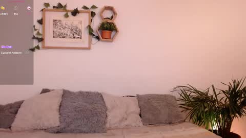 Snapshot of harmonyy01 chatting on 12.06.24 Harmony Please help me to reach 100 thumbs up online show from 12.06.24