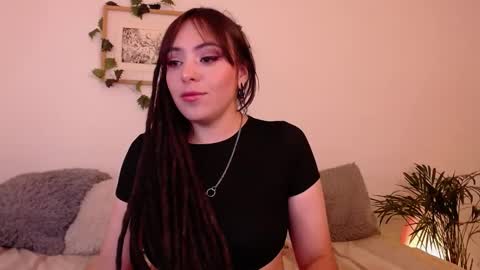 Snapshot of harmonyy01 chatting on 01.06.25 Harmony Please help me to reach 100 thumbs up online show from 01.06.25