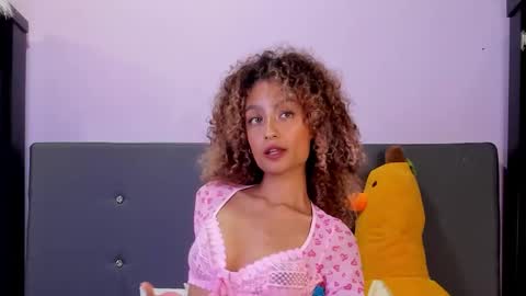 Snapshot of harmonyy_hill chatting on 11.01.25 Harmony Hill online show from 11.01.25