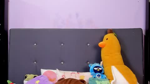 Snapshot of harmonyy_hill chatting on 11.24.25 Harmony Hill online show from 11.24.25