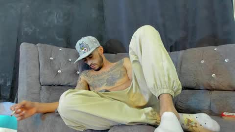 Snapshot of harold_999 chatting on 04.01.26 harold_999 online show from 04.01.26