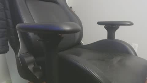 Snapshot of harp3736 chatting on 01.11.25 Datswut Shesed online show from 01.11.25