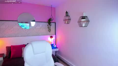 Snapshot of harper_woods chatting on 11.11.25 Harper online show from 11.11.25