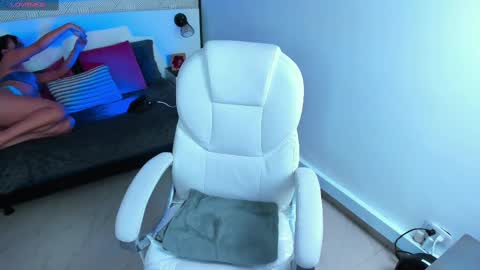 Snapshot of harper_woods chatting on 11.12.25 Harper online show from 11.12.25