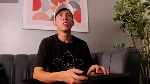   H  K   online show from 09.25.25