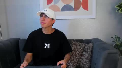   H  K   online show from 09.26.25