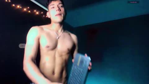 Snapshot of harrydavidsonx chatting on 11.29.25 ... online show from 11.29.25