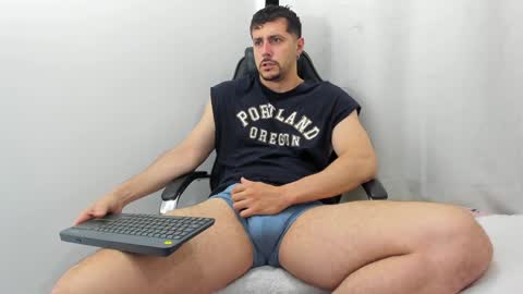 Snapshot of harrydaviss chatting on 12.11.24 alpha online show from 12.11.24