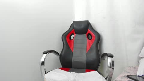 Snapshot of harrydaviss chatting on 12.27.24 alpha online show from 12.27.24