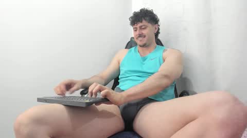 Snapshot of harrydaviss chatting on 10.17.25 alpha online show from 10.17.25