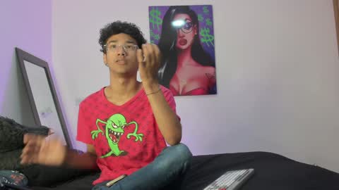 Snapshot of harrytwink18 chatting on 01.30.25 HARRY online show from 01.30.25