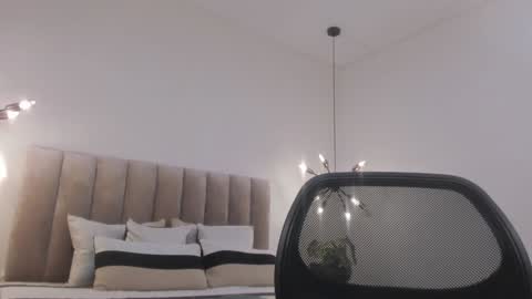 Harry Jones online show from 12.21.24