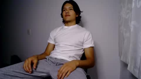 Snapshot of haru_boi chatting on 12.16.24 Haru online show from 12.16.24