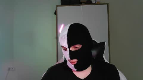 Snapshot of harvey6dent6 chatting on 03.28.26 Two-Face online show from 03.28.26