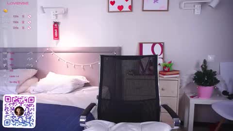 Snapshot of hasta_la_kissy chatting on 03.08.26 Mary online show from 03.08.26