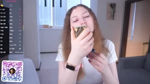 Snapshot of hasta_la_kissy chatting on 04.04.26 Mary online show from 04.04.26