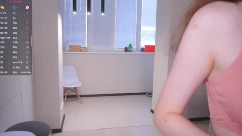 Snapshot of hasta_la_kissy chatting on 04.10.26 Mary online show from 04.10.26