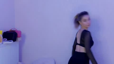 Anna online show from 04.11.26