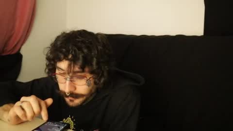 Snapshot of hatsumotokyoto chatting on 01.28.25 More content 2 online show from 01.28.25