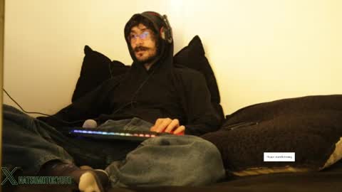 Snapshot of hatsumotokyoto chatting on 01.30.25 More content 2 online show from 01.30.25