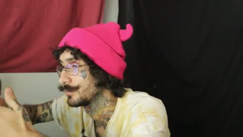 Snapshot of hatsumotokyoto chatting on 02.01.25 More content 2 online show from 02.01.25