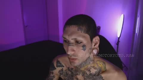 Snapshot of hatsumotokyoto chatting on 10.01.25 More content 2 online show from 10.01.25