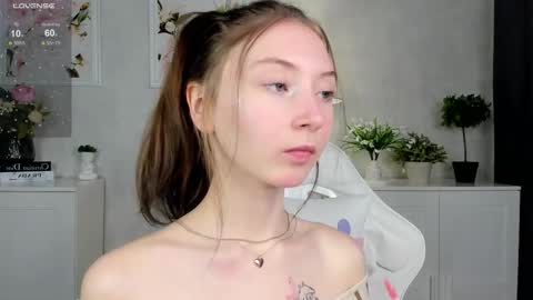 Snapshot of havefunwithmee_ chatting on 10.15.25 Lola online show from 10.15.25