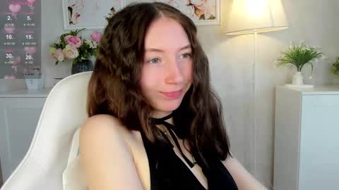 Snapshot of havefunwithmee_ chatting on 10.25.25 Lola online show from 10.25.25