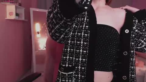 Mia online show from 01.10.26