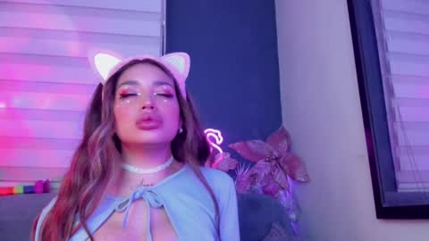 Snapshot of hazeeell chatting on 01.26.25 Marie online show from 01.26.25