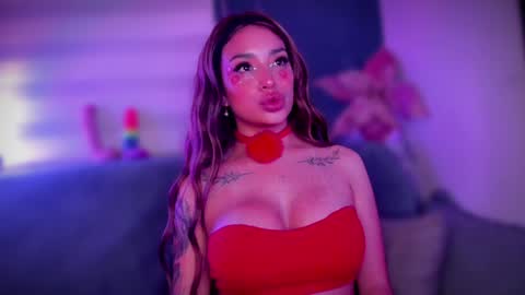 Snapshot of hazeeell chatting on 01.30.25 Marie online show from 01.30.25