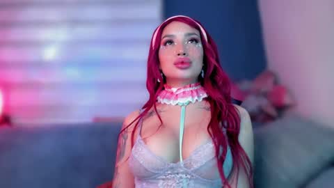 Snapshot of hazeeell chatting on 02.11.25 Marie online show from 02.11.25