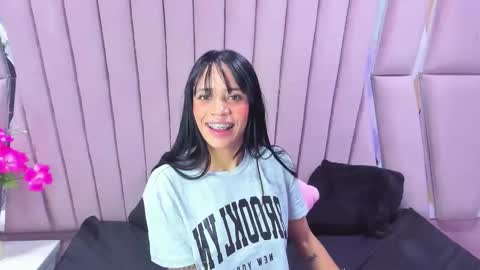 Snapshot of hazel_18_ chatting on 11.21.25 hazel_18_ online show from 11.21.25