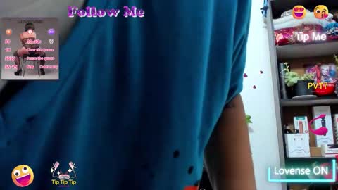 Snapshot of hazel_34 chatting on 10.28.25 hazel online show from 10.28.25