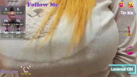 Snapshot of hazel_34 chatting on 11.10.25 hazel online show from 11.10.25