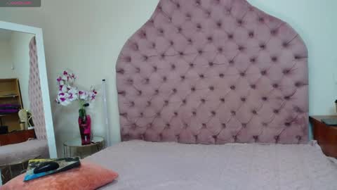 Snapshot of hazel_agata chatting on 04.16.26 Agata online show from 04.16.26
