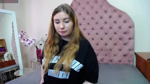 Snapshot of hazel_agata chatting on 05.25.26 Agata online show from 05.25.26
