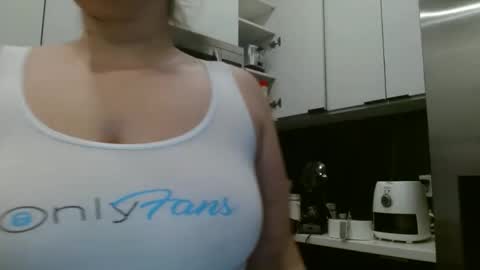 Snapshot of hazel_skye chatting on 05.11.26 Hazel online show from 05.11.26
