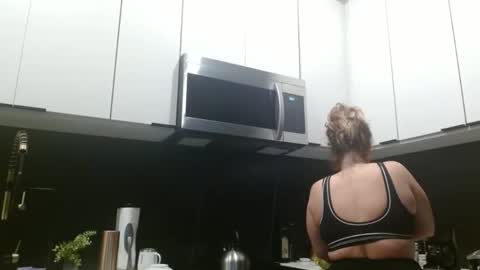 Snapshot of hazel_skye chatting on 05.18.26 Hazel online show from 05.18.26