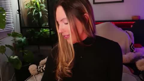 Hazeleo online show from 01.12.26